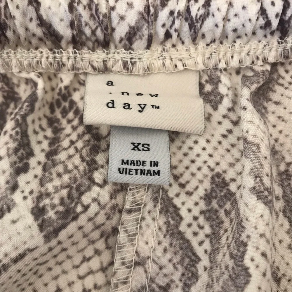 A New Day Snakeskin Print Wide Leg Pants, NWT - Picture 9 of 13